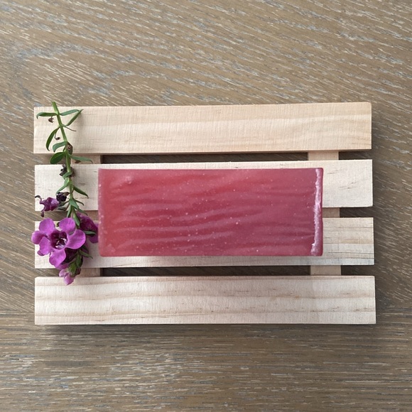 VANILLA&COCONUT Glycerin Bar Soap/ Mountain Mom Soap Co/ 4.5 oz / pink - Picture 4 of 9